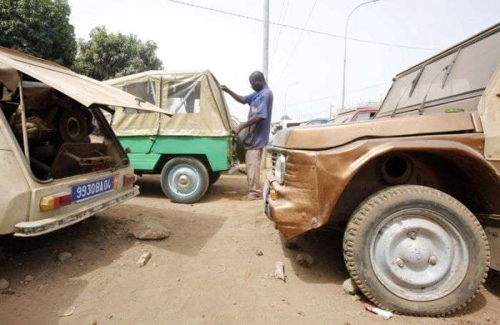 Типова автомайстерня в Африці (10 фото)