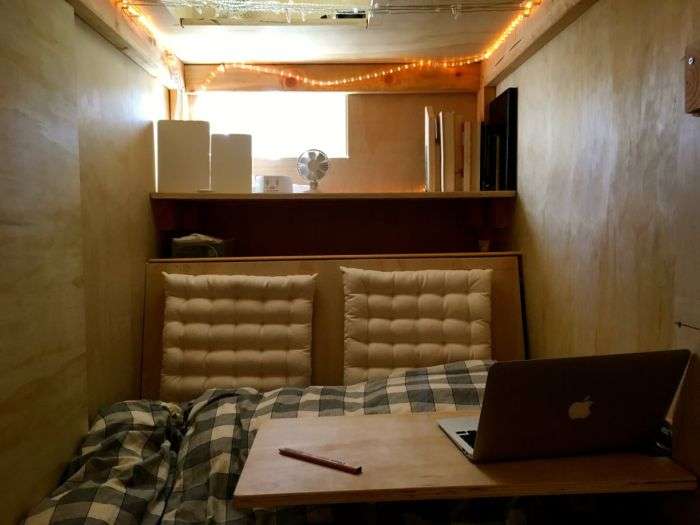 Американець облаштував додаткове спальне місце всередині комода (9 фото)