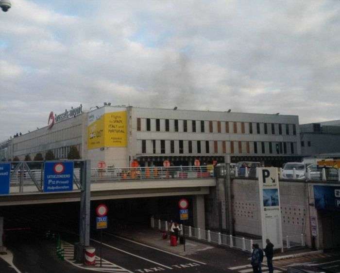 В аеропорту Брюсселя прогриміло два потужні вибухи (12 фото + відео)