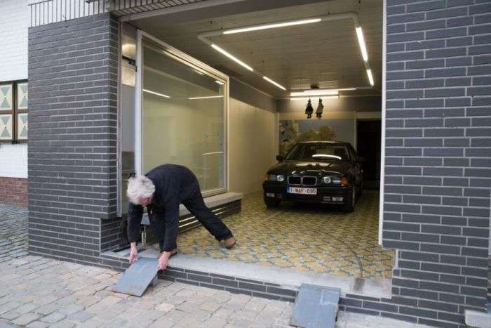 Незвичайний гараж бельгійця (13 фото)