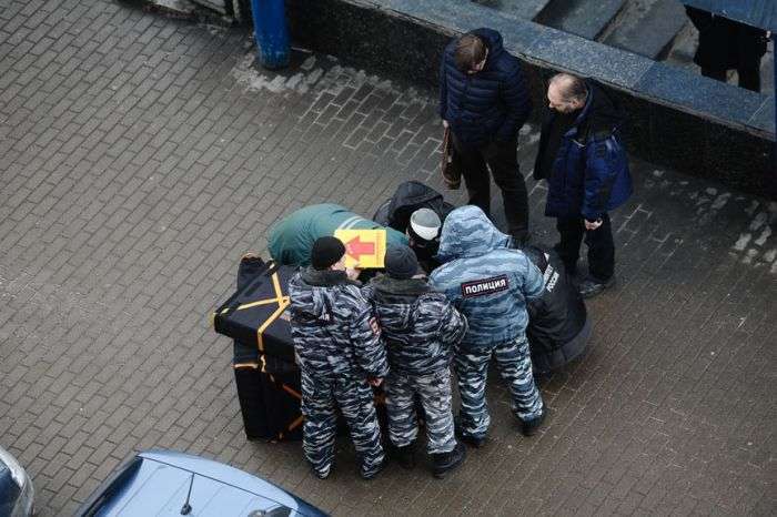 У Москві затримали няню, жорстоко вбила дитину, і загрожувала підірвати себе біля станції метро (8 фото + 3 відео)