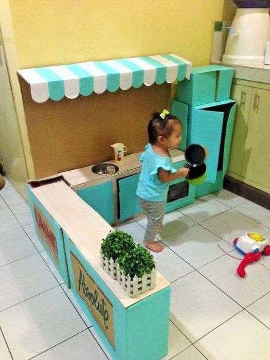 Картонна кухня для дитини (9 фото)