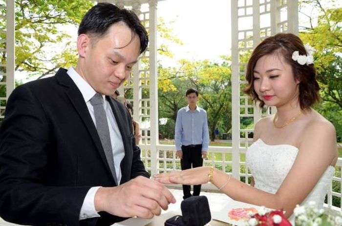 Поганий фотограф зіпсував весілля молодятам (21 фото)