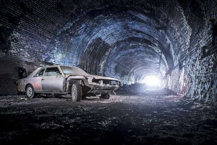 Занедбаний залізничний тунель в Ліверпулі (23 фото)
