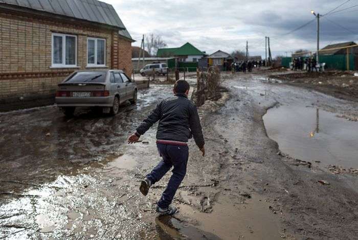 Чим незадоволені жителі циганського району в селищі Плеханово (30 фото)