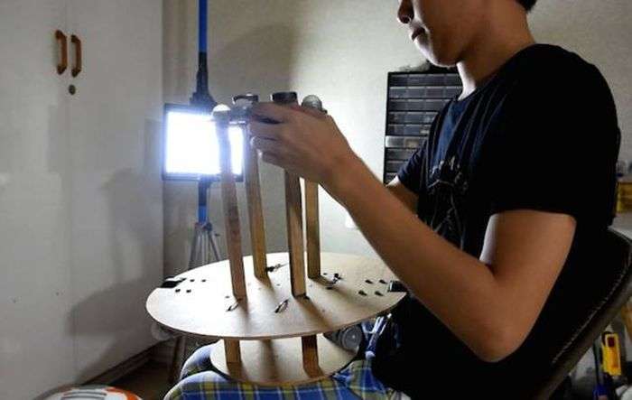 Філіппінський підліток зібрав копію робота BB-8 з «Зоряних воєн» (17 фото)