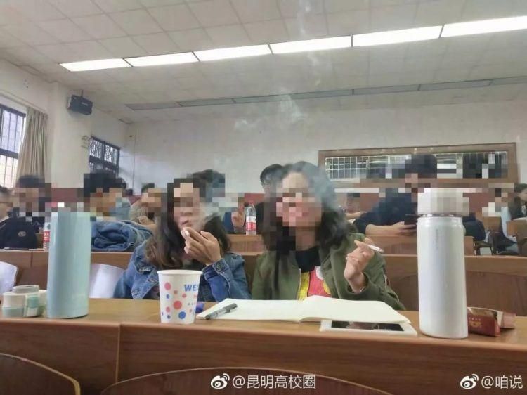 Студентам вуза разрешили курить на лекции, чтобы лучше понять предмет Всячина