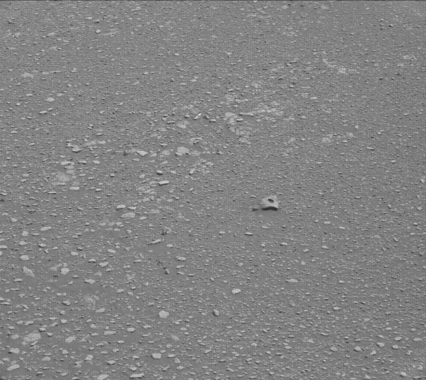 Curiosity обнаружил на Марсе странный объект Тайны и мифы