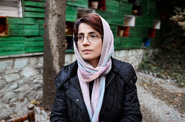 Иранскую правозащитницу приговорили к тюремному сроку и ударами плетью FreeNasrin