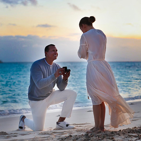 Дженнифер Лопес и Алекс Родригес показали свою помолвку на берегу океана Звездные пары