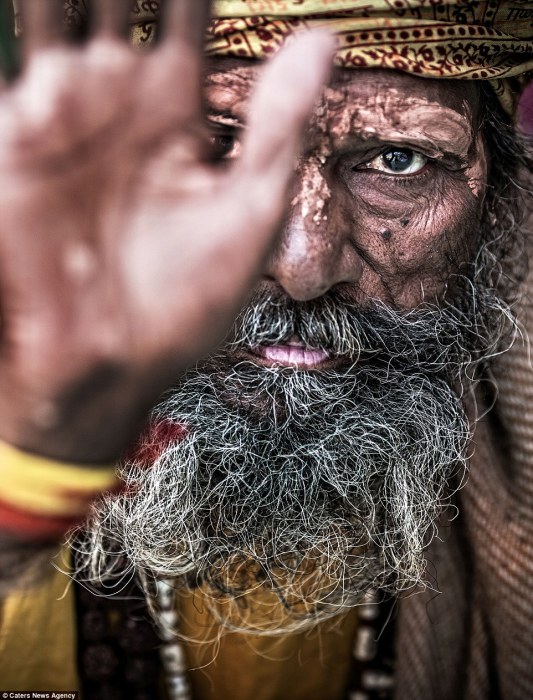 Дружелюбные каннибалы-трупоеды: отшельники ахгори из Варанаси Индия