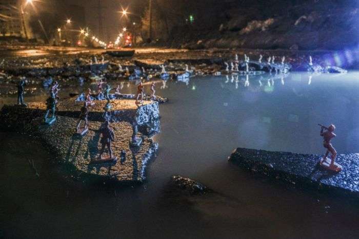 У Самарі фотографи перетворили ями на дорогах в арт-обєкти (8 фото)
