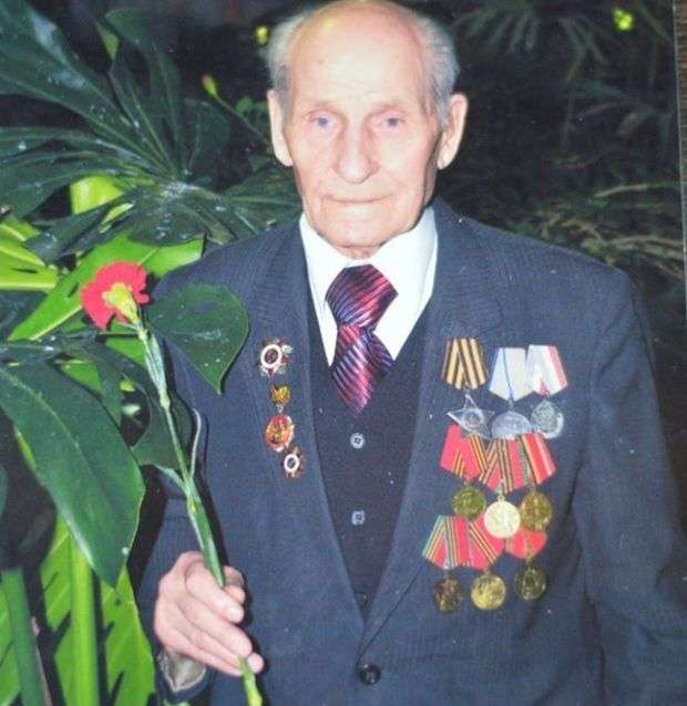 ІВ лікарні Свердловської області побили 92-річного ветерана ВВВ (2 фото)