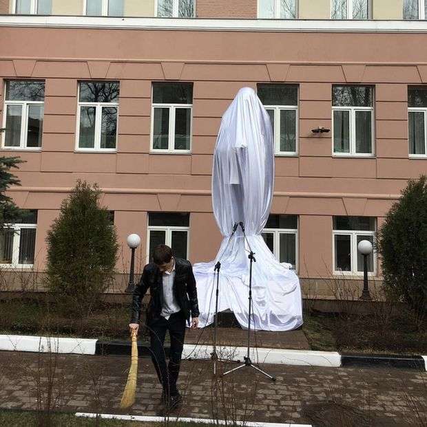 У Москві зявився бронзовий памятник Володимиру Жириновському (4 фото)