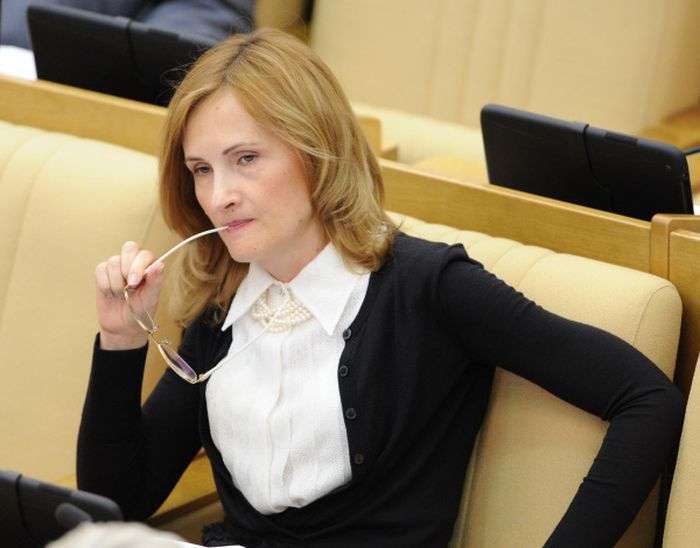Британський сатиричний журнал Vive Charlie опублікував карикатуру на жорстоке вбивство 4-річної дівчинки в Москві (5 фото)
