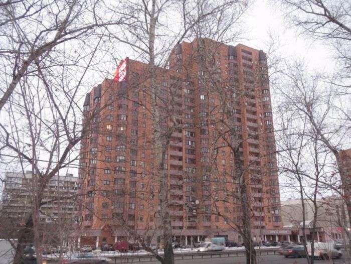 Розкішний палац всередині однокімнатної квартири (13 фото)