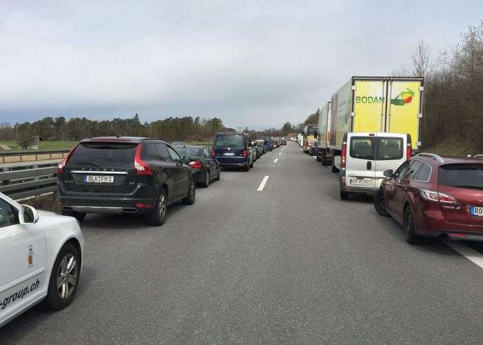 Як пропускають спецавтомобілі в Німеччині (фото + текст)