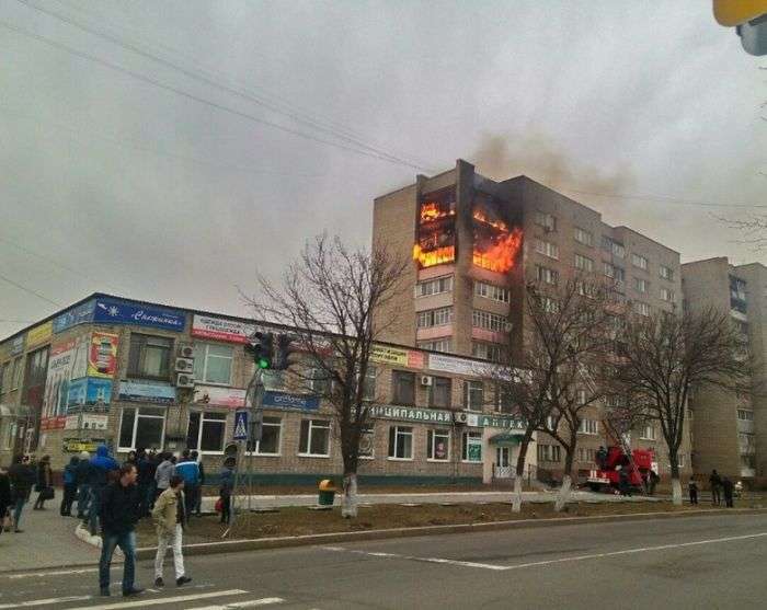 В Уссурійську роззяви, які знімали пожежу, забули викликати пожежних (3 фото)