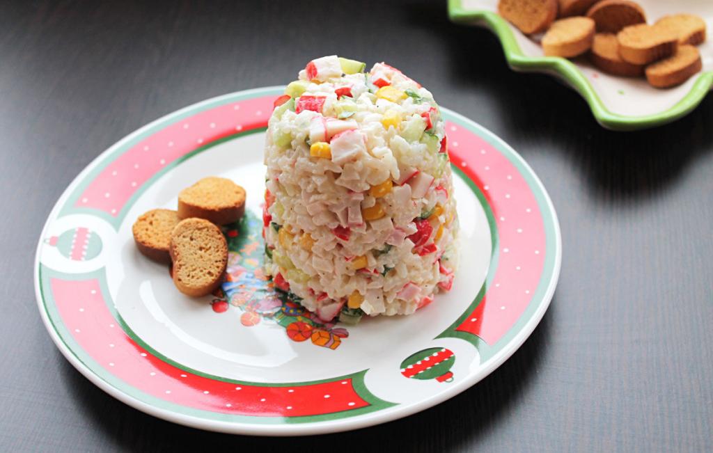 Крабовый салат: ингредиенты, варианты рецептов кулинария