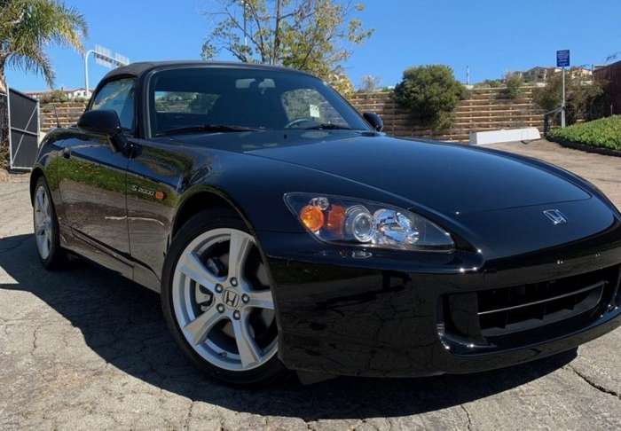 Десятилетний родстер Honda S2000 почти без пробега   авто
