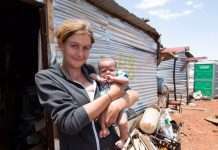 Табір «білих ворон» в ПАР (11 фото)