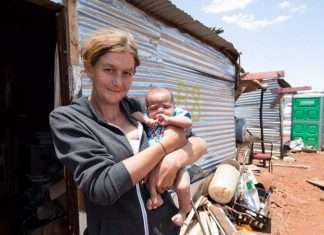 Табір «білих ворон» в ПАР (11 фото)