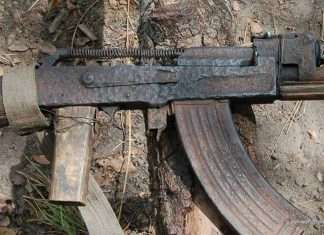 Невбиваний автомат Калашникова (2 фото)