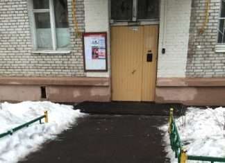 Московські чиновники «встановили» зниклу урну в фотошопі (2 фото)