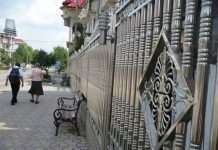 Бузеску – селище непристойно багатих циган (37 фото)