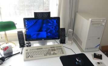 Моддер перетворив 20-річний флоппі-дисковод в сучасний картрідер (7 фото + відео)