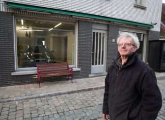 Незвичайний гараж бельгійця (13 фото)