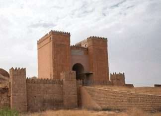 В Іраку бойовики ИГИЛ підірвали древній храм «Ворота Бога» (2 фото)