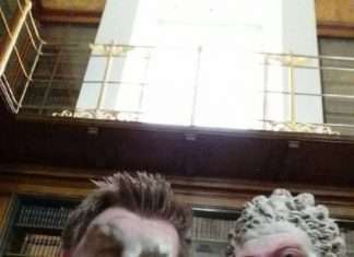 Обмін особами з музейними експонатами (11 фото)