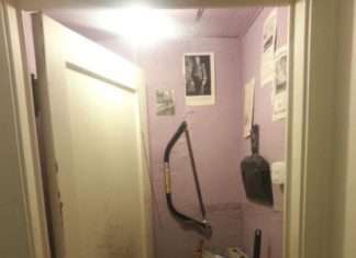 Хлопці пожартували над одним, перетворивши його кімнату в комору (3 фото)