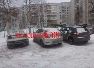 Колектори приклеїли попередження до машини боржника монтажною піною (6 фото)