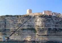 Сходи короля Арагону на Корсиці (10 фото)