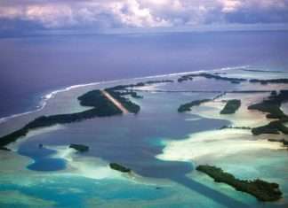 Моторошні історії пяти безлюдних островів (10 фото)