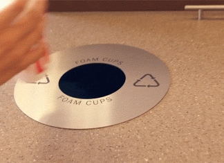 Як роблять паркові лавки з одноразового пластикового посуду (12 фото)