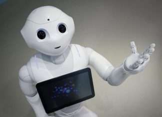 В Японії мовця робота-гуманоїда прийняли в школу (5 фото + відео)