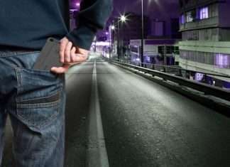 Пістолет для самооборони, замаскований під смартфон (3 фото)