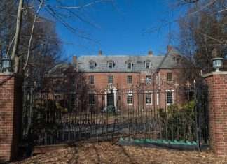 Покинутий особняк під Нью-Йорком (29 фото)