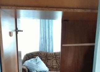 Таємна кімната в шафі (2 фото)