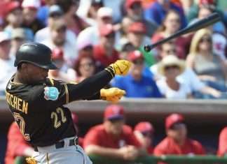 Американець, який захистив сина від удару битою, став інтернет-знаменитістю (7 фото)