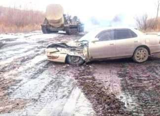 У Приморї самохідний міномет «Тюльпан» наїхав на легковий автомобіль (2 фото + відео)