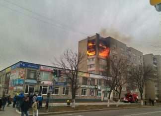 В Уссурійську роззяви, які знімали пожежу, забули викликати пожежних (3 фото)