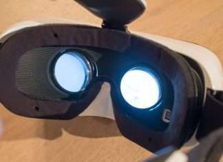 Японці розробили симулятор сексу на основі шолома віртуальної реальності (4 фото + 2 відео)