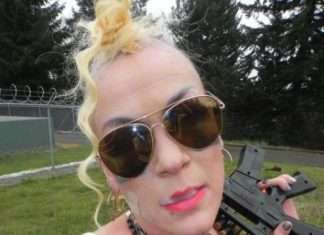 Рідна онука Сталіна Кріс Еванс шокувала користувачів мережі своїм зовнішнім виглядом (7 фото)