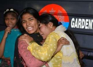 Більше 70 людей загинули в результаті теракту в Пакистані (5 фото)