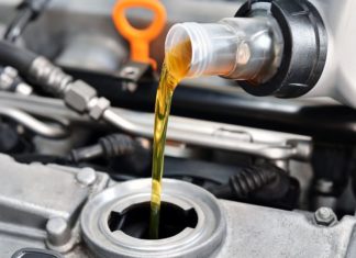 Чи Правда, що моторне масло в металевій банці краще, ніж в пластиковій каністрі