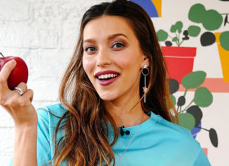 Регіна Тодоренко розповіла, як відновлює фігуру після пологів